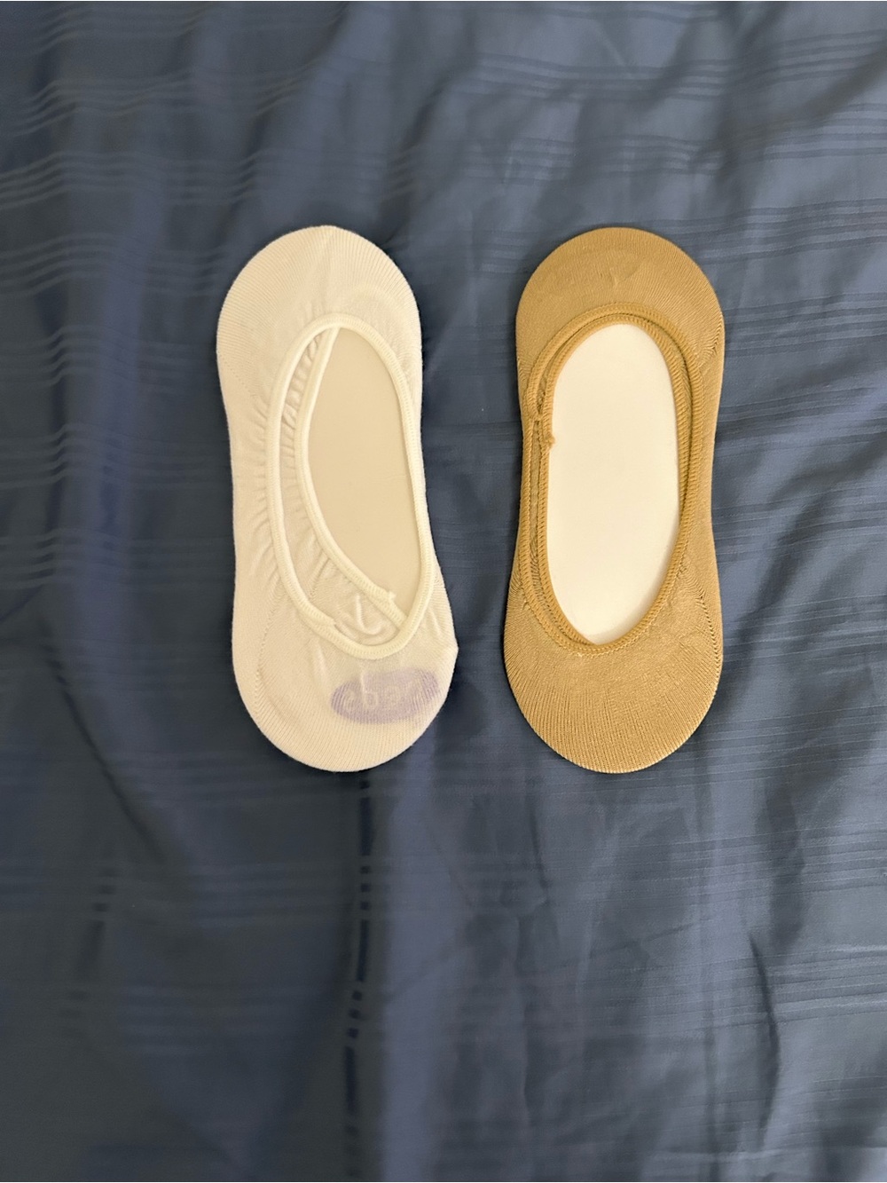 Woman’s No-Show Liner Socks - White and Tan
